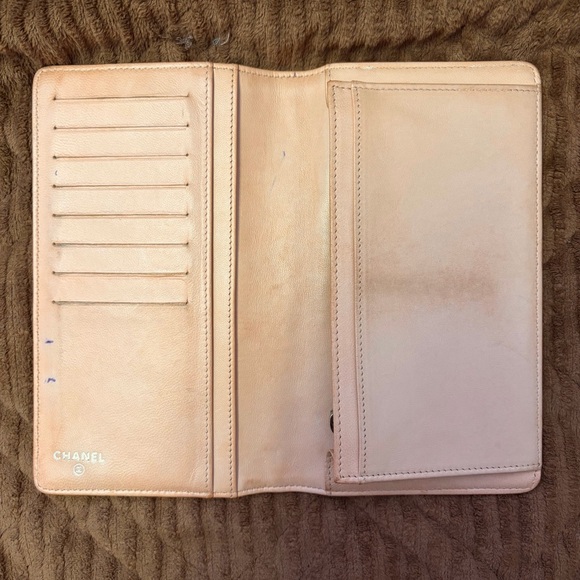 Chanel Leather Blush Pink Camellia Wallet W/ Box, Card, Chain, Dust Bag - Picture 4 of 7